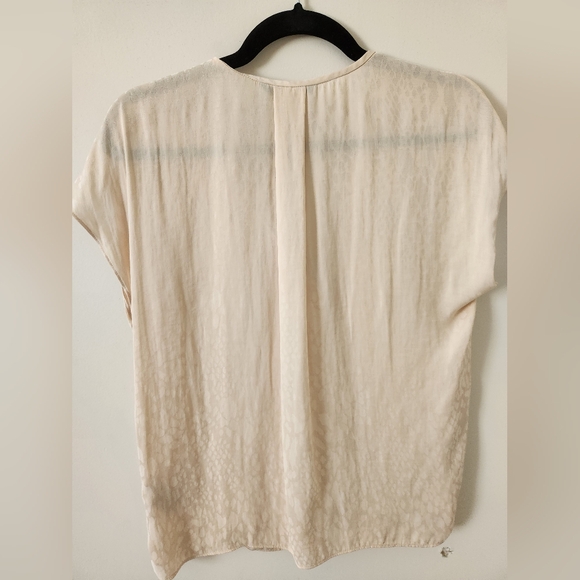 Banana Republic beige blouse size S - Picture 2 of 4